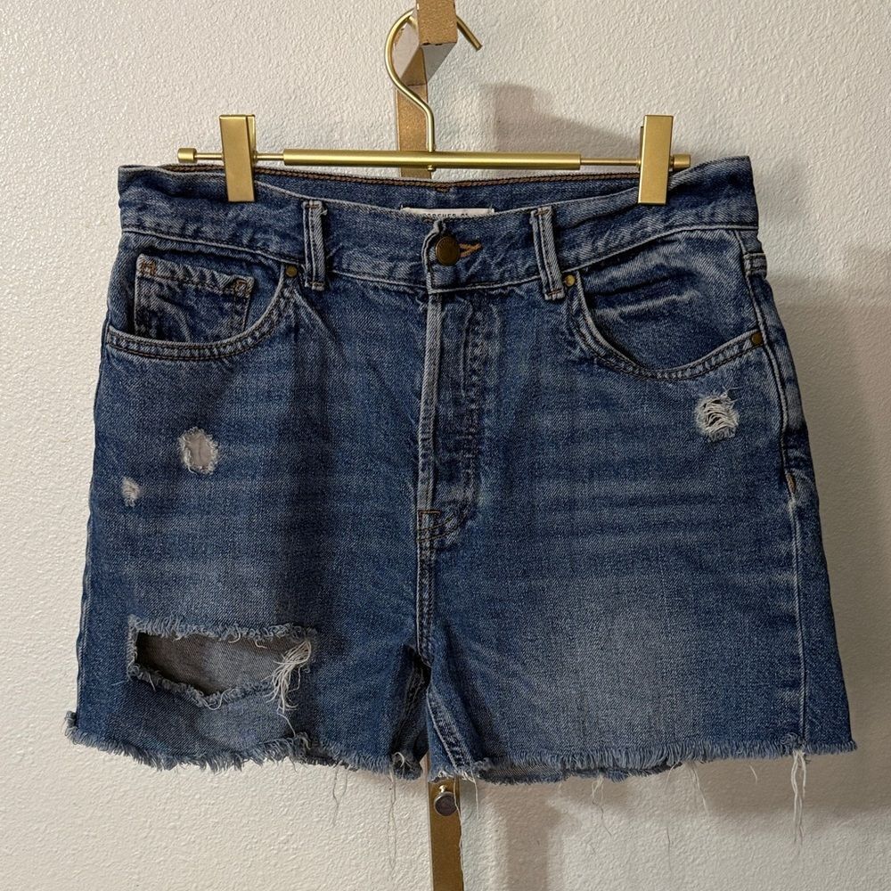Forever 21 Blue Distressed high rise Dad Jean Shorts- Size 28